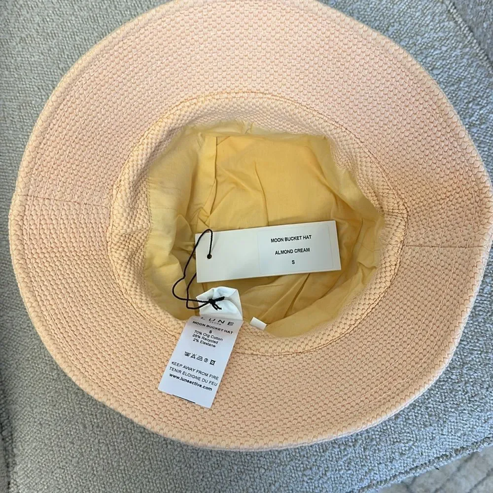 Lune Active Moon Bucket Hat – Almond Cream/Peach (Small)
